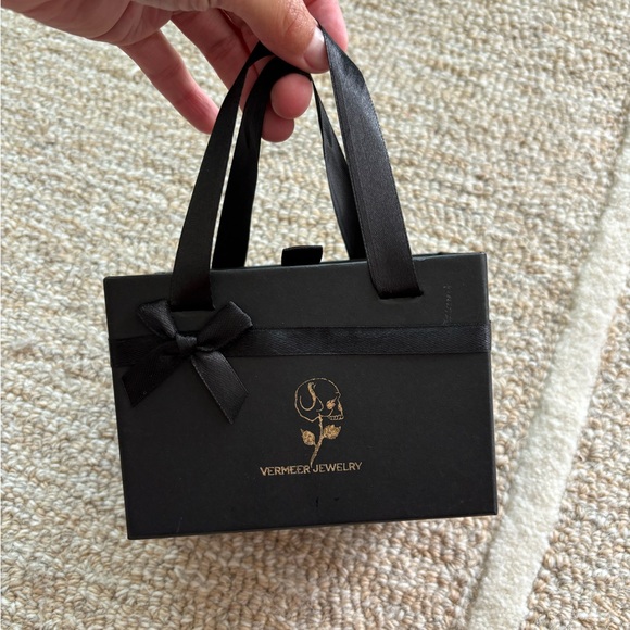 Pearl Skull Ring with box and bracelet - Picture 8 of 14